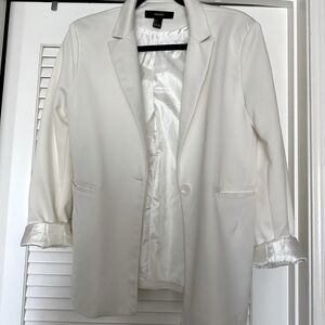 WHITE BLAZER